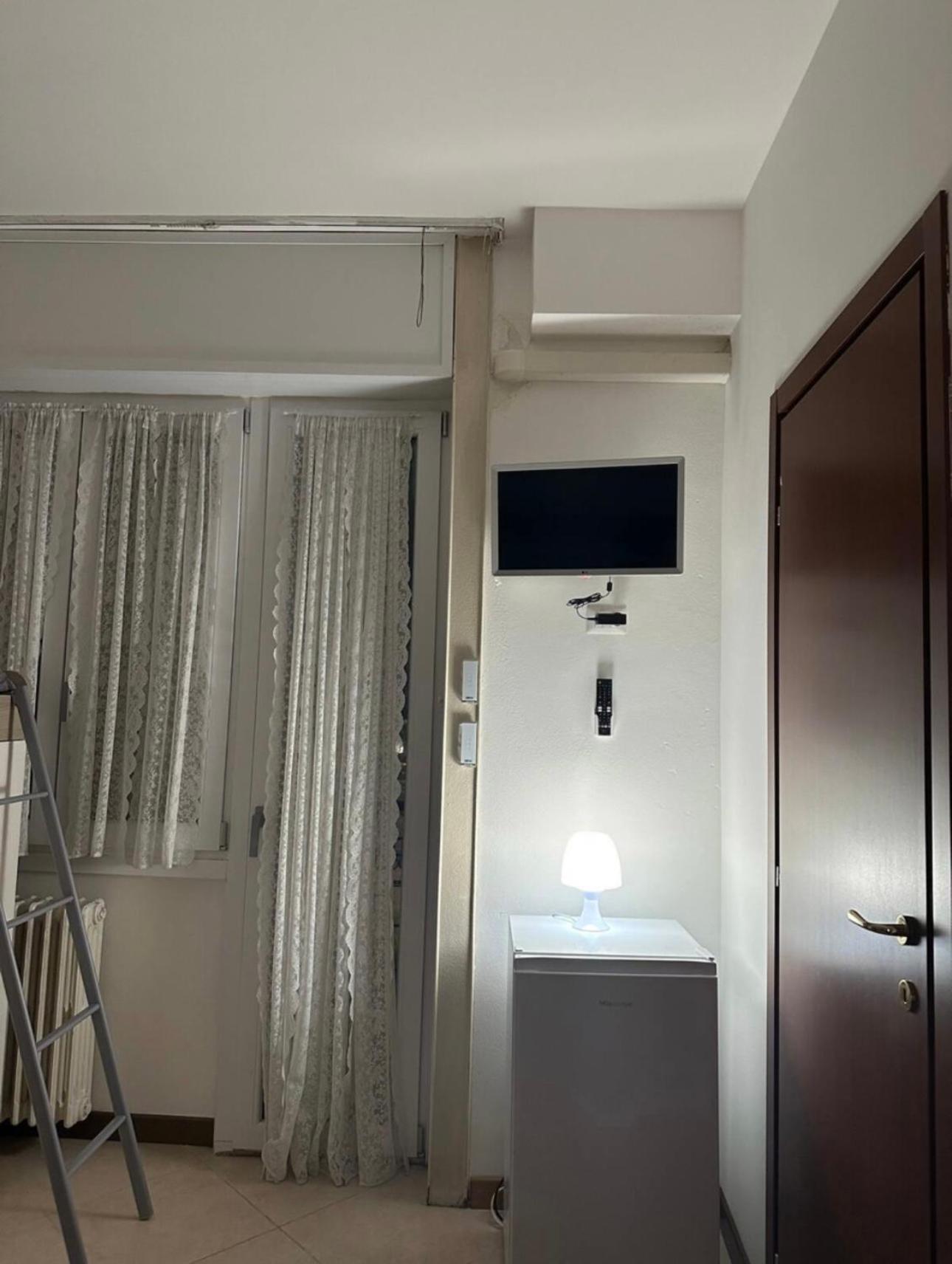 Gigli, Rooms Con Cucina In Comune E Terrazza Μιλάνο Εξωτερικό φωτογραφία